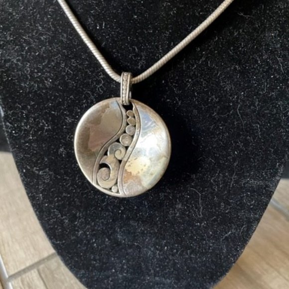 Large Retired Brighton Medallion 16" Necklace has a little wear on the back side - Picture 3 of 7